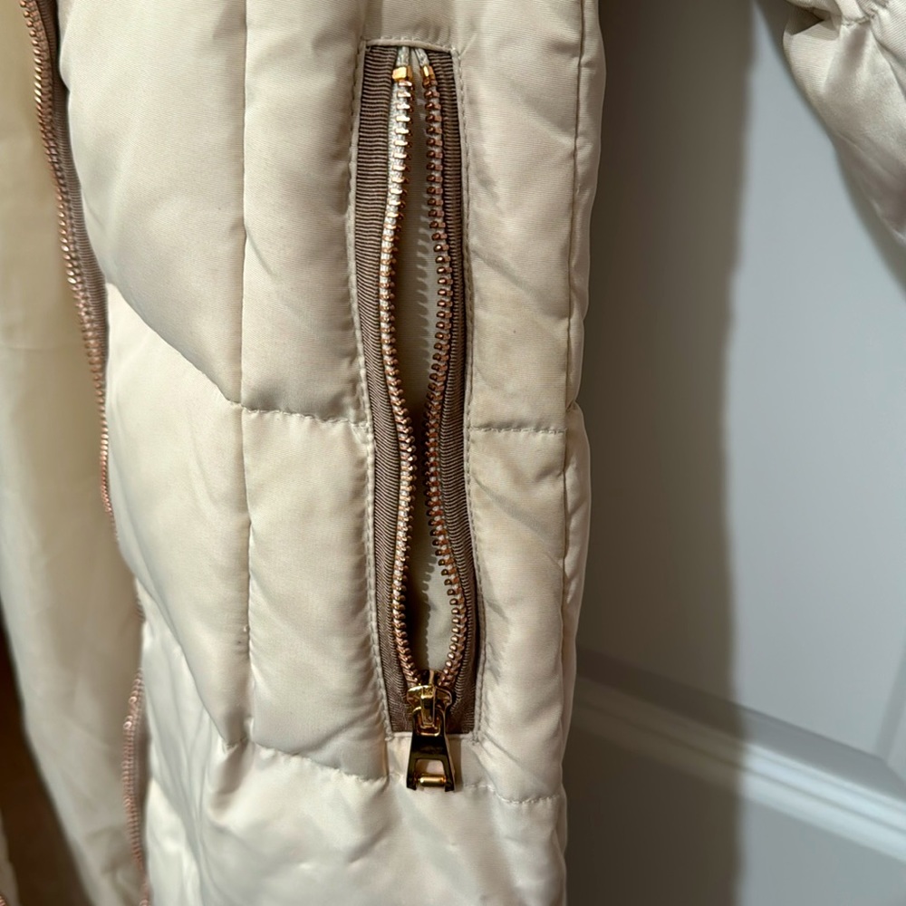 Vince Camuto Cream Puffer Winter Dessert in a Front Zipper Coat M - Picture 5 of 13